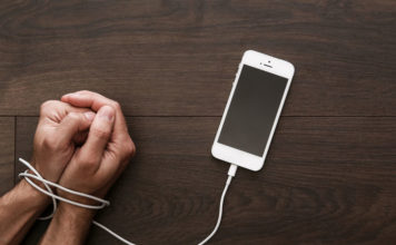 Notre Dame researchers dig deeper into smartphone addiction notre dame research smartphone addiction