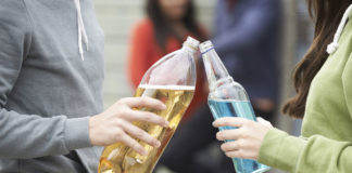 The impact of age in the relationship between alcohol use and violence The impact of age in the relationship between alcohol use and violence