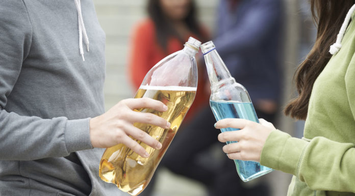 The impact of age in the relationship between alcohol use and violence The impact of age in the relationship between alcohol use and violence