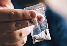 Signs of Cocaine Use, Overdose and Withdrawals Signs of Cocaine Use