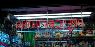 Codeine and Promethazine: What Lean Actually Does Shelves of medicine bottles and packaging in a pharmacy.